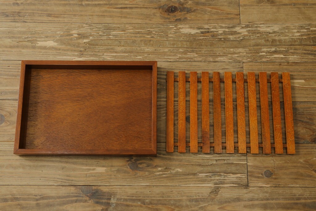 中古　美品　国産職人手作り　欅(ケヤキ)材　力強く美しい木目の茶箪笥　(R-086341)