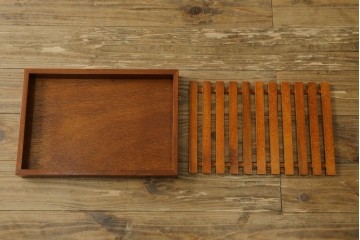 中古　美品　国産職人手作り　欅(ケヤキ)材　力強く美しい木目の茶箪笥　(R-086341)