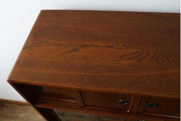 中古　美品　国産職人手作り　欅(ケヤキ)材　力強く美しい木目の茶箪笥　(R-086341)