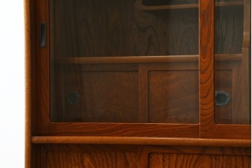 中古　美品　国産職人手作り　欅(ケヤキ)材　力強く美しい木目の茶箪笥　(R-086341)