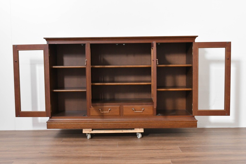 中古　美品　希少な廃番品　maruni(マルニ木工)　地中海ロイヤルシリーズ(ROYAL)　ゴールドの取手と面取り加工が上品なサイドボード　定価約30万円　(R-086342)