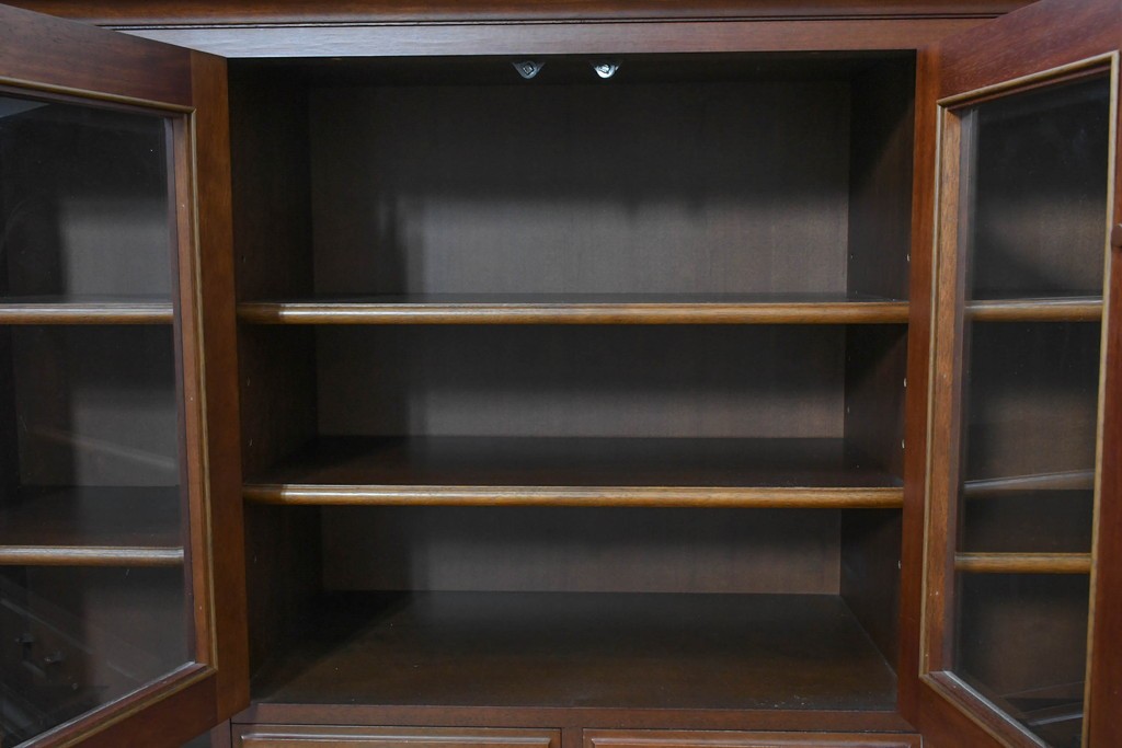 中古　美品　希少な廃番品　maruni(マルニ木工)　地中海ロイヤルシリーズ(ROYAL)　ゴールドの取手と面取り加工が上品なサイドボード　定価約30万円　(R-086342)