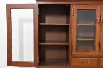 中古　美品　希少な廃番品　maruni(マルニ木工)　地中海ロイヤルシリーズ(ROYAL)　ゴールドの取手と面取り加工が上品なサイドボード　定価約30万円　(R-086342)