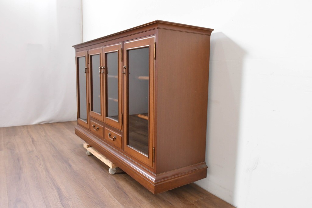 中古　美品　希少な廃番品　maruni(マルニ木工)　地中海ロイヤルシリーズ(ROYAL)　ゴールドの取手と面取り加工が上品なサイドボード　定価約30万円　(R-086342)