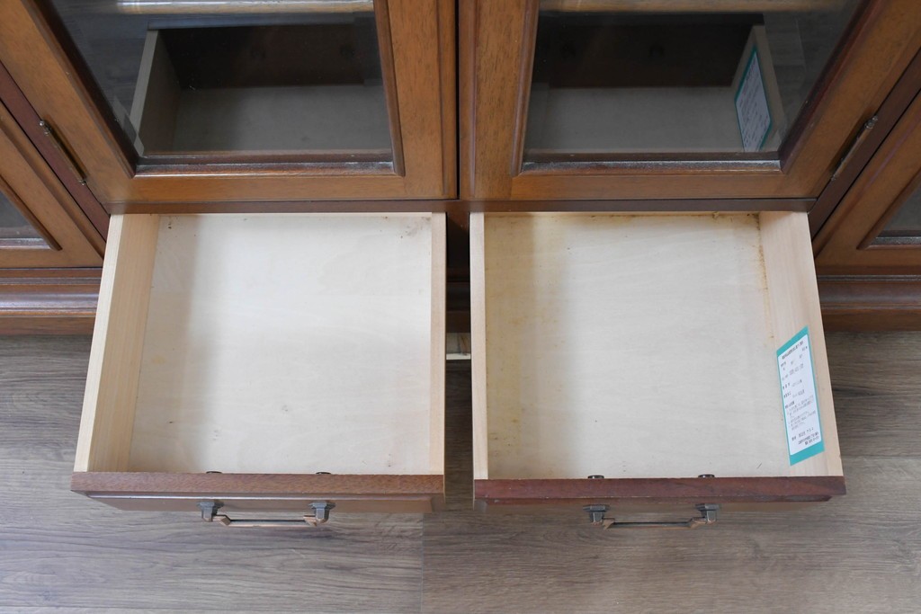 中古　美品　希少な廃番品　maruni(マルニ木工)　地中海ロイヤルシリーズ(ROYAL)　ゴールドの取手と面取り加工が上品なサイドボード　定価約30万円　(R-086342)