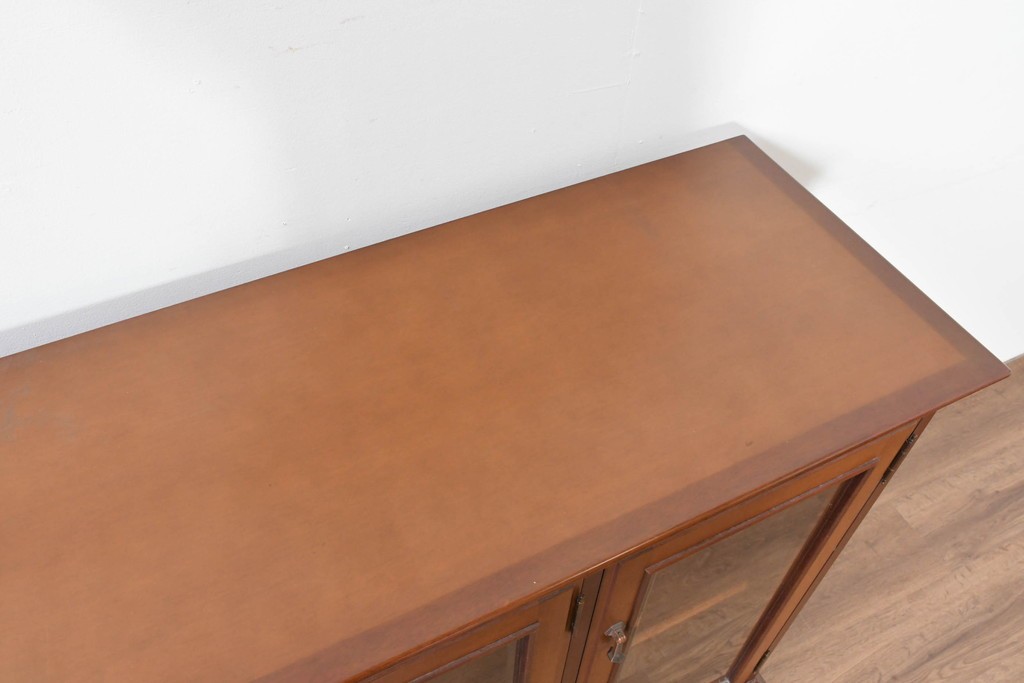 中古　美品　希少な廃番品　maruni(マルニ木工)　地中海ロイヤルシリーズ(ROYAL)　ゴールドの取手と面取り加工が上品なサイドボード　定価約30万円　(R-086342)