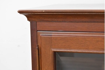 中古　美品　希少な廃番品　maruni(マルニ木工)　地中海ロイヤルシリーズ(ROYAL)　ゴールドの取手と面取り加工が上品なサイドボード　定価約30万円　(R-086342)