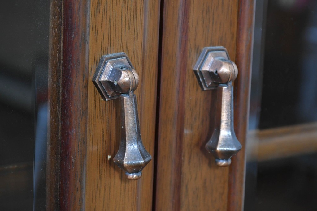 中古　美品　希少な廃番品　maruni(マルニ木工)　地中海ロイヤルシリーズ(ROYAL)　ゴールドの取手と面取り加工が上品なサイドボード　定価約30万円　(R-086342)