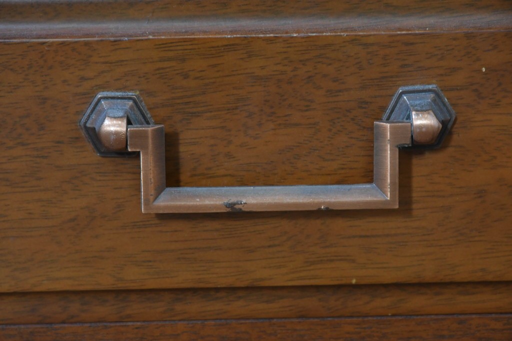 中古　美品　希少な廃番品　maruni(マルニ木工)　地中海ロイヤルシリーズ(ROYAL)　ゴールドの取手と面取り加工が上品なサイドボード　定価約30万円　(R-086342)