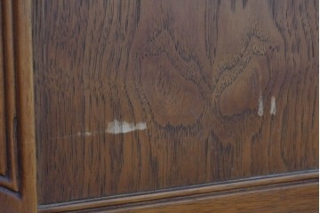 中古　美品　アメリカ輸入家具　繊細な木彫り装飾がエレガントなサイドボード　(R-086343)