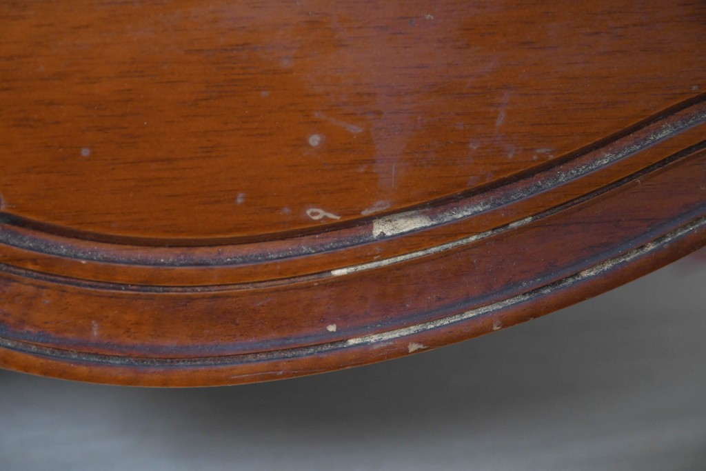 中古　美品　アメリカ輸入家具　繊細な木彫り装飾がエレガントなサイドボード　(R-086343)