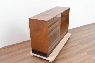 和製ヴィンテージ　オーク材　ミッドセンチュリースタイルのガラス戸付きサイドボード　(R-086344)