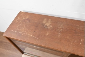 和製ヴィンテージ　オーク材　ミッドセンチュリースタイルのガラス戸付きサイドボード　(R-086344)