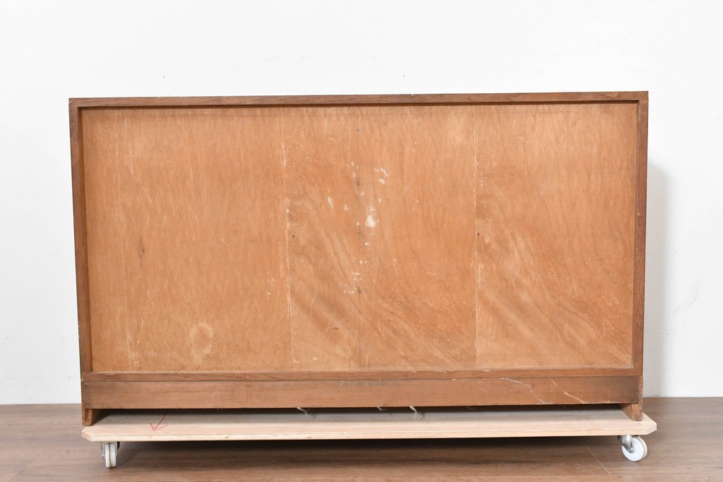 和製ヴィンテージ　オーク材　ミッドセンチュリースタイルのガラス戸付きサイドボード　(R-086344)