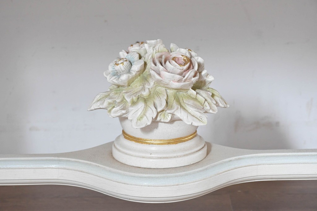 中古　イタリア高級家具　Mario Colciago&Figli(マリオ・コルチャゴ)　ロココ調の優雅な彫刻と絵付けが美しいダイニングテーブル　定価約180万円　(R-086345)