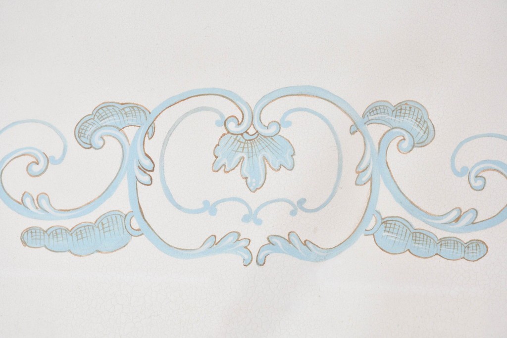 中古　イタリア高級家具　Mario Colciago&Figli(マリオ・コルチャゴ)　ロココ調の優雅な彫刻と絵付けが美しいダイニングテーブル　定価約180万円　(R-086345)