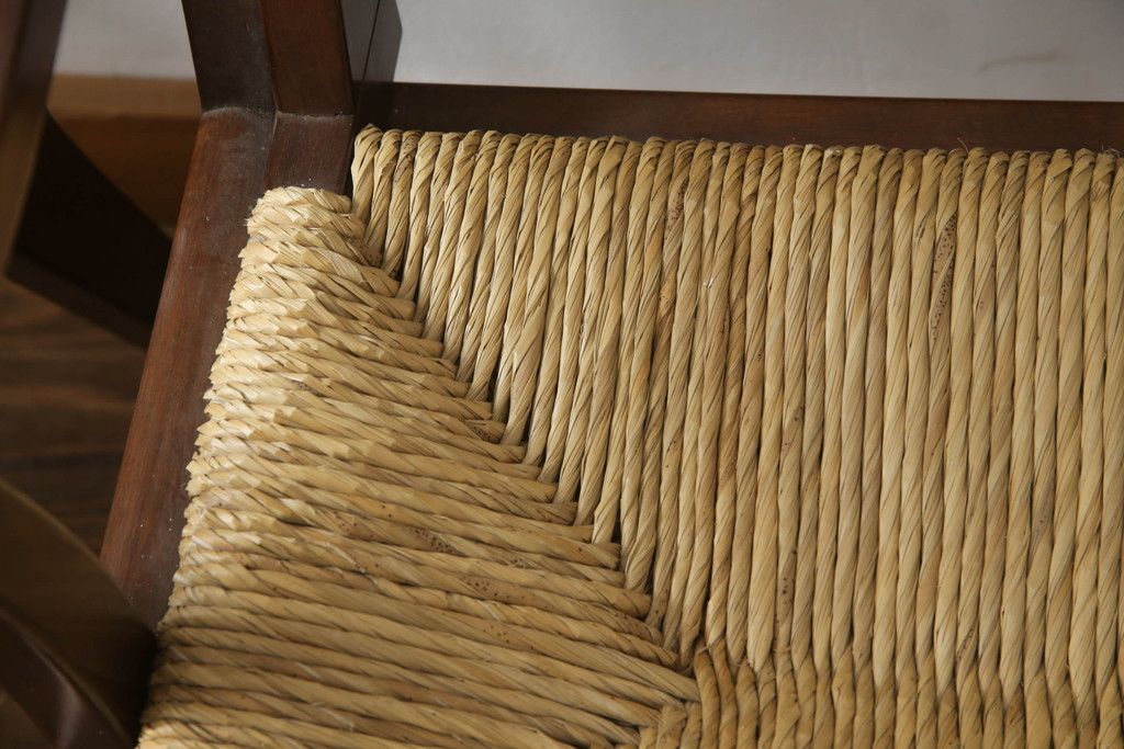 中古　美品　松本民芸家具　#521L型　直線的な木部と丁寧な編み込みが調和したラッシアームチェア　定価約19万3千円　(R-086347)
