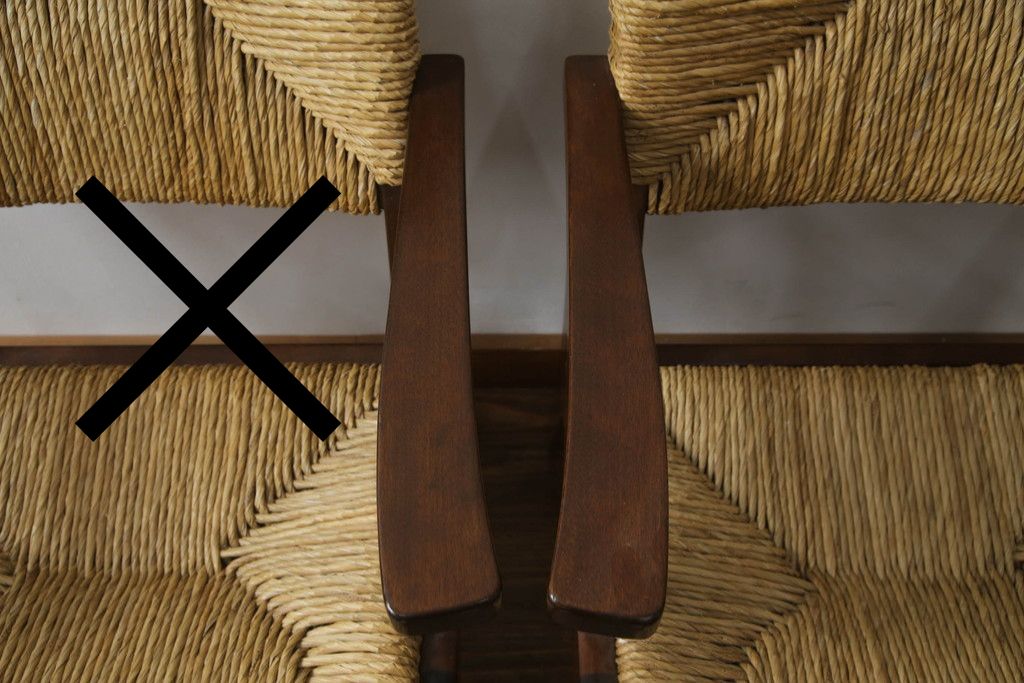 中古　美品　松本民芸家具　#521L型　直線的な木部と丁寧な編み込みが調和したラッシアームチェア　定価約19万3千円　(R-086347)