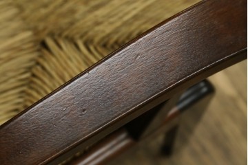 中古　美品　松本民芸家具　#521L型　直線的な木部と丁寧な編み込みが調和したラッシアームチェア　定価約24万7千円　(R-086347)