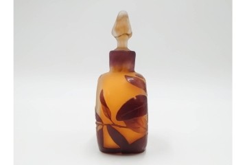 フランス　エミール・ガレ　琥珀色にサンザシ文が上品に映える香水瓶　外箱・ケース付き　(R-086349)