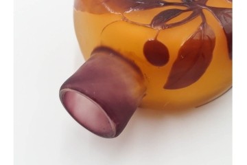 フランス　エミール・ガレ　琥珀色にサンザシ文が上品に映える香水瓶　外箱・ケース付き　(R-086349)