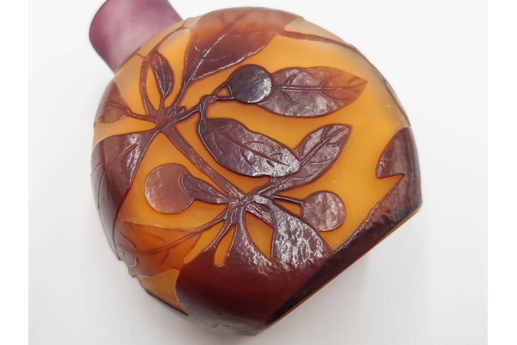 フランス　エミール・ガレ　琥珀色にサンザシ文が上品に映える香水瓶　外箱・ケース付き　(R-086349)