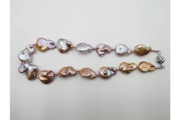 淡水真珠　SILVER(銀製)　華やかなバロックパールのネックレス1連・6連 2点セット　ケース付き　(R-086353)