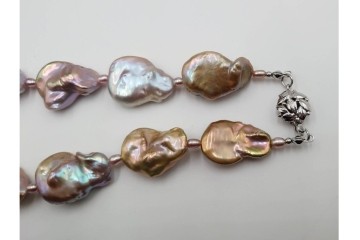 淡水真珠　SILVER(銀製)　華やかなバロックパールのネックレス1連・6連 2点セット　ケース付き　(R-086353)