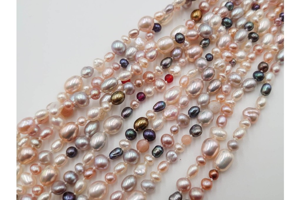 淡水真珠　SILVER(銀製)　華やかなバロックパールのネックレス1連・6連 2点セット　ケース付き　(R-086353)