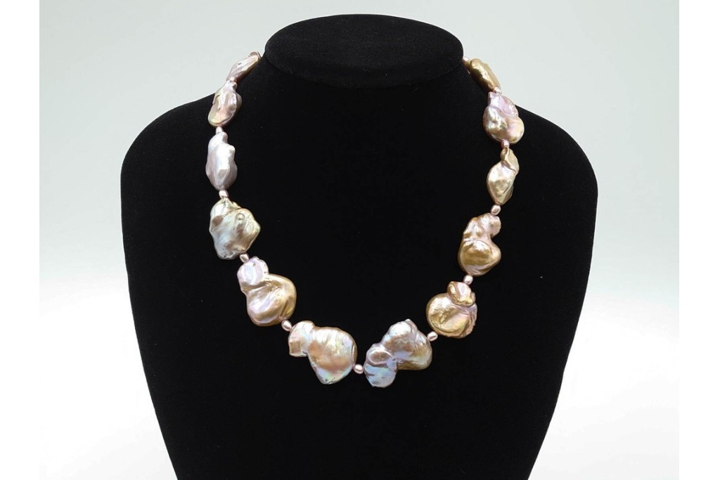 淡水真珠　SILVER(銀製)　華やかなバロックパールのネックレス1連・6連 2点セット　ケース付き　(R-086353)