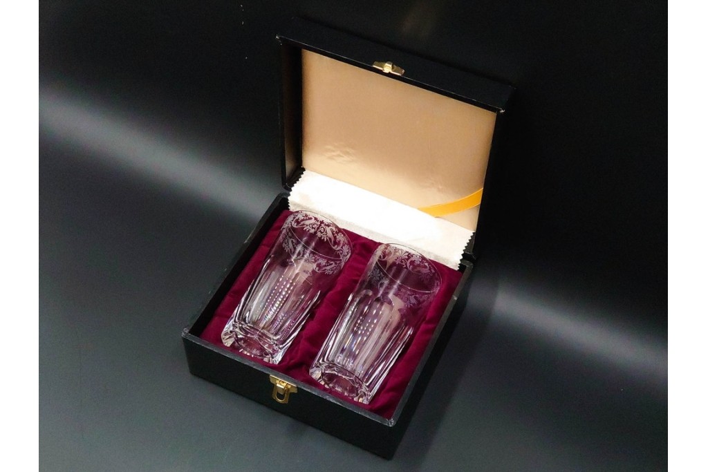 フランス　Baccarat(バカラ)　キリンコレクターズグラス　縁の装飾が上品なハイボールグラス2客セット　外箱付き　(R-086361)