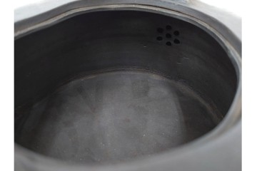 時代物　中国・唐物　榮卿作　葡萄栗鼠図?の宜興紫砂急須　(R-086374)