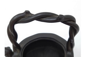 時代物　中国・唐物　榮卿作　葡萄栗鼠図?の宜興紫砂急須　(R-086374)