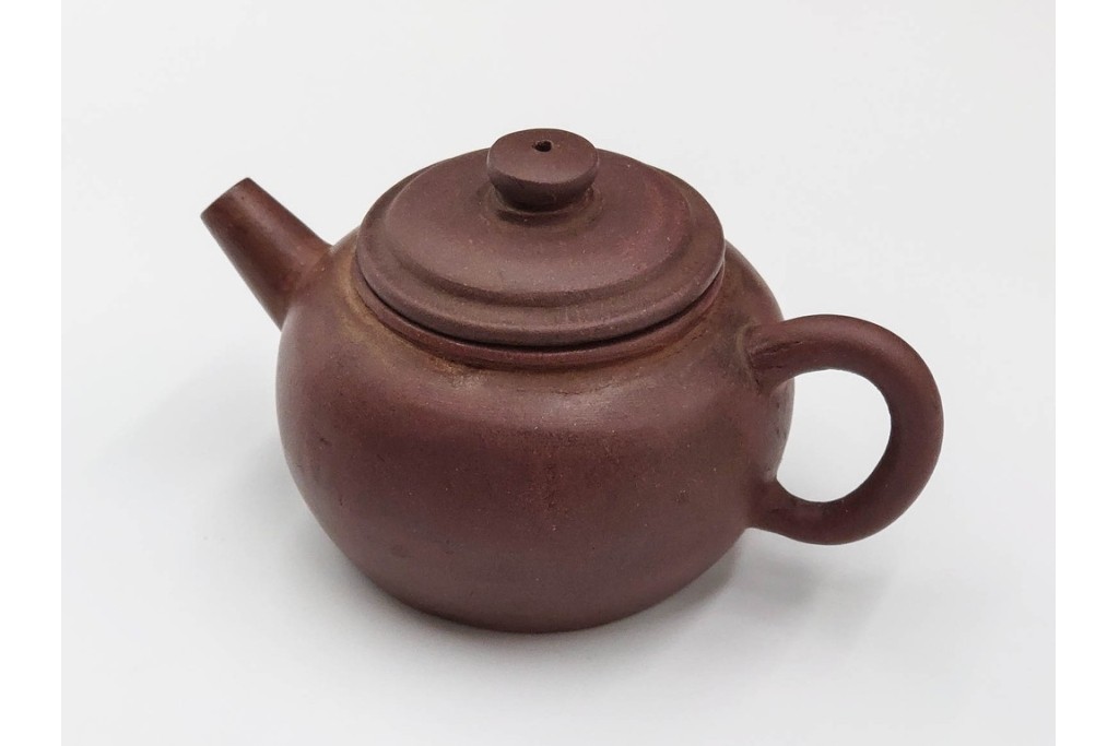 時代物　中国・唐物　孟臣作　素朴な丸みが味わい深い朱泥の急須　(R-086375)