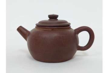 時代物　中国・唐物　孟臣作　素朴な丸みが味わい深い朱泥の急須　(R-086375)