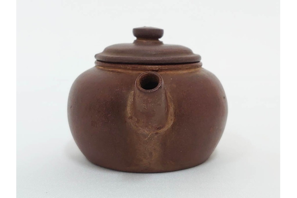 時代物　中国・唐物　孟臣作　素朴な丸みが味わい深い朱泥の急須　(R-086375)