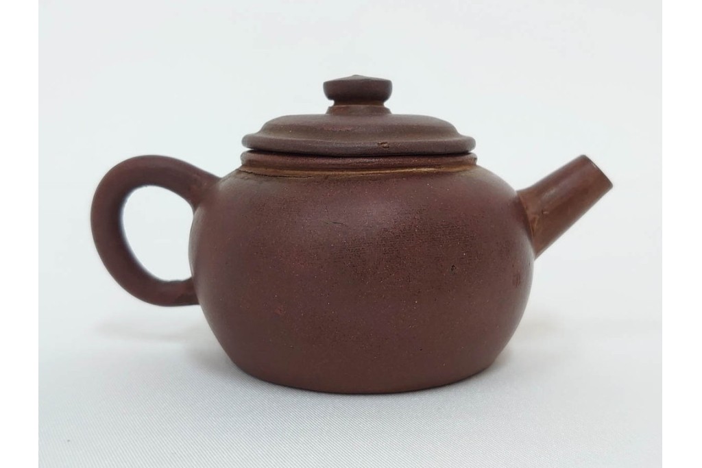 時代物　中国・唐物　孟臣作　素朴な丸みが味わい深い朱泥の急須　(R-086375)