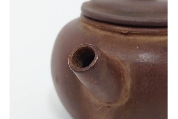 時代物　中国・唐物　孟臣作　素朴な丸みが味わい深い朱泥の急須　(R-086375)