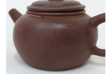 時代物　中国・唐物　孟臣作　素朴な丸みが味わい深い朱泥の急須　(R-086375)