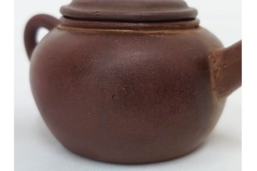 時代物　中国・唐物　孟臣作　素朴な丸みが味わい深い朱泥の急須　(R-086375)