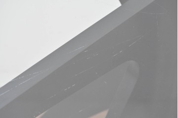 中古　美品　E&Y(イーアンドワイ)　PEGASUS(ペガサス)　オブジェのような存在感のラウンドダイニングテーブル　定価約20万円　(R-086383)