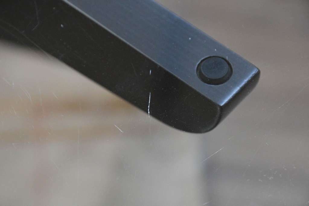 中古　美品　E&Y(イーアンドワイ)　PEGASUS(ペガサス)　オブジェのような存在感のラウンドダイニングテーブル　定価約20万円　(R-086383)