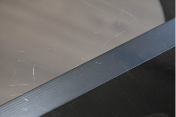 中古　美品　E&Y(イーアンドワイ)　PEGASUS(ペガサス)　オブジェのような存在感のラウンドダイニングテーブル　定価約20万円　(R-086383)