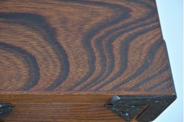 中古　岩谷堂箪笥　前面(欅材)　内部(桐材)　厚手の金具が存在感を放つ衣装箪笥　(R-086384)