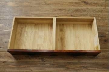 中古　岩谷堂箪笥　前面(欅材)　内部(桐材)　厚手の金具が存在感を放つ衣装箪笥　(R-086385)