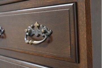 中古　超美品　使用感ほぼなし　横浜クラシック家具　ノックオンウッド(knockonwood)　クラシカルな引手金具のトールチェスト　定価約28万円　(R-086386)