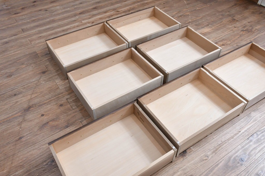 中古　超美品　使用感ほぼなし　横浜クラシック家具　ノックオンウッド(knockonwood)　クラシカルな引手金具のトールチェスト　定価約28万円　(R-086386)