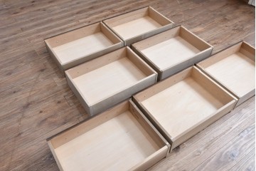 中古　超美品　使用感ほぼなし　横浜クラシック家具　ノックオンウッド(knockonwood)　クラシカルな引手金具のトールチェスト　定価約28万円　(R-086386)