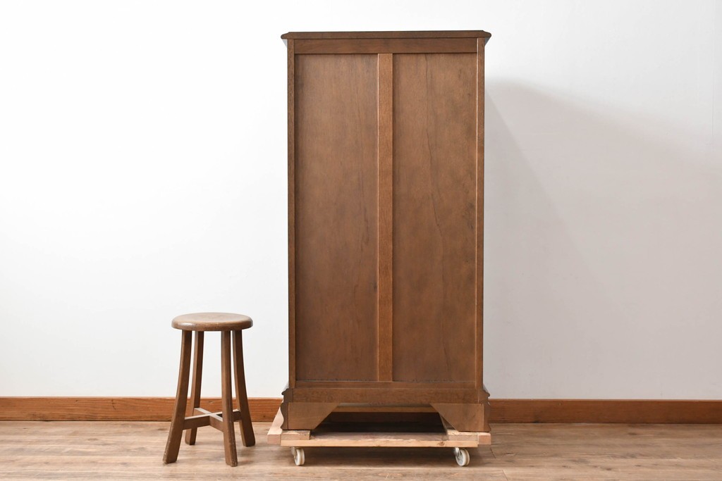 中古　超美品　使用感ほぼなし　横浜クラシック家具　ノックオンウッド(knockonwood)　クラシカルな引手金具のトールチェスト　定価約28万円　(R-086386)
