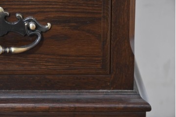 中古　超美品　使用感ほぼなし　横浜クラシック家具　ノックオンウッド(knockonwood)　クラシカルな引手金具のトールチェスト　定価約28万円　(R-086387)